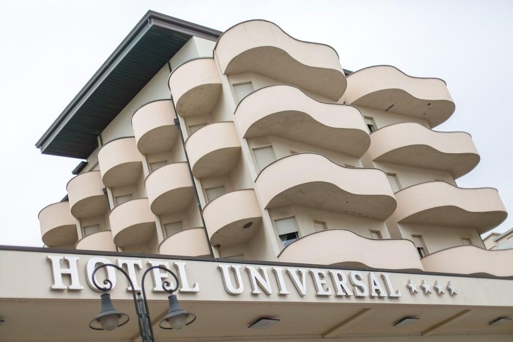 Universal Hotel 체르비아 외부 사진