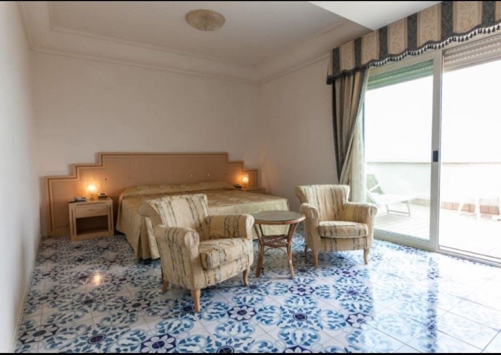Universal Hotel 체르비아 외부 사진